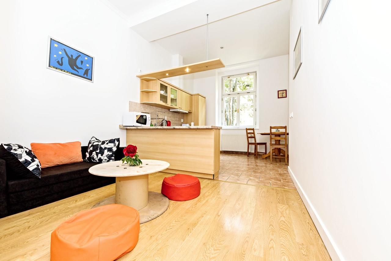 Chill Hill Apartments Prague Exterior photo